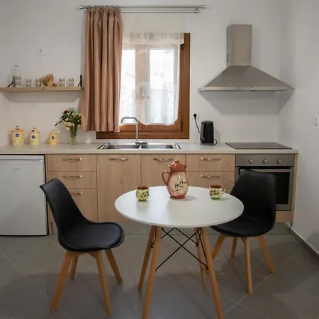 Апартаменты Thiseas *