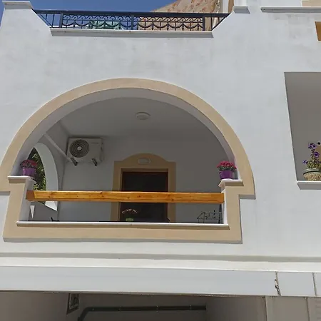 Thiseas * Naxos City