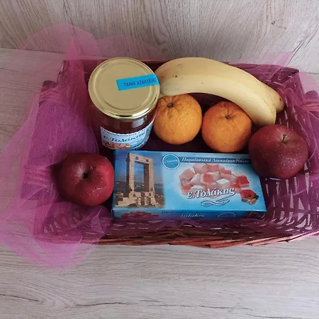 Thiseas * Naxos City