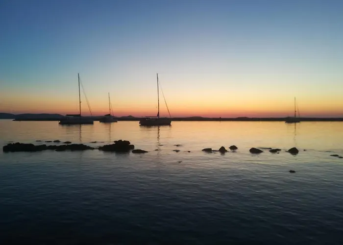 Thiseas * Naxos City